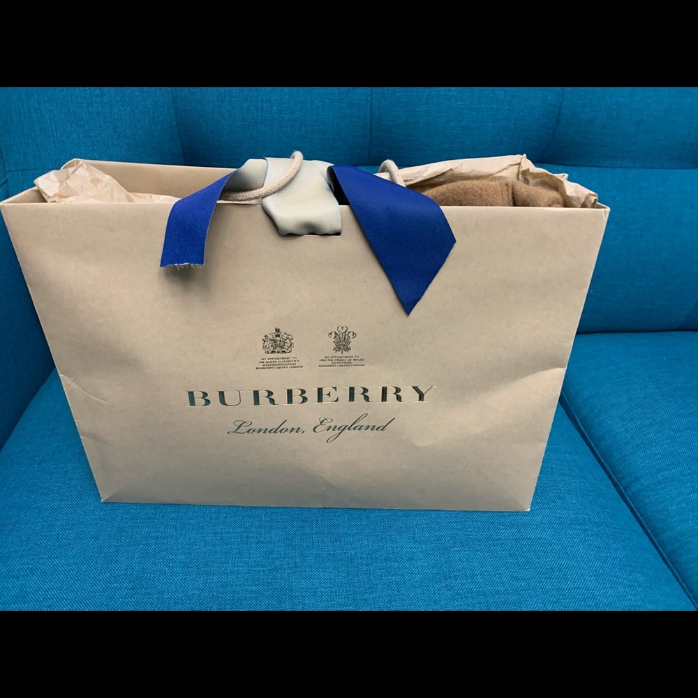 Burberry London authentic 100% brand new